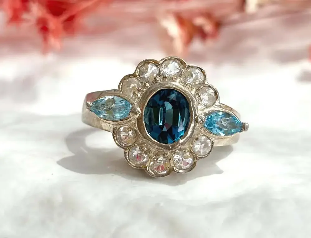 Clear & Blue Topaz Scalloped Multi Gemstone Sterling Silver 925 Vintage Ring - s